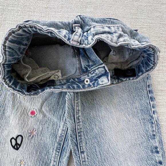 Cat & Jack Girl's Vintage Wash Cropped Embroidered Jeans VGUC 10 - Picture 6 of 8